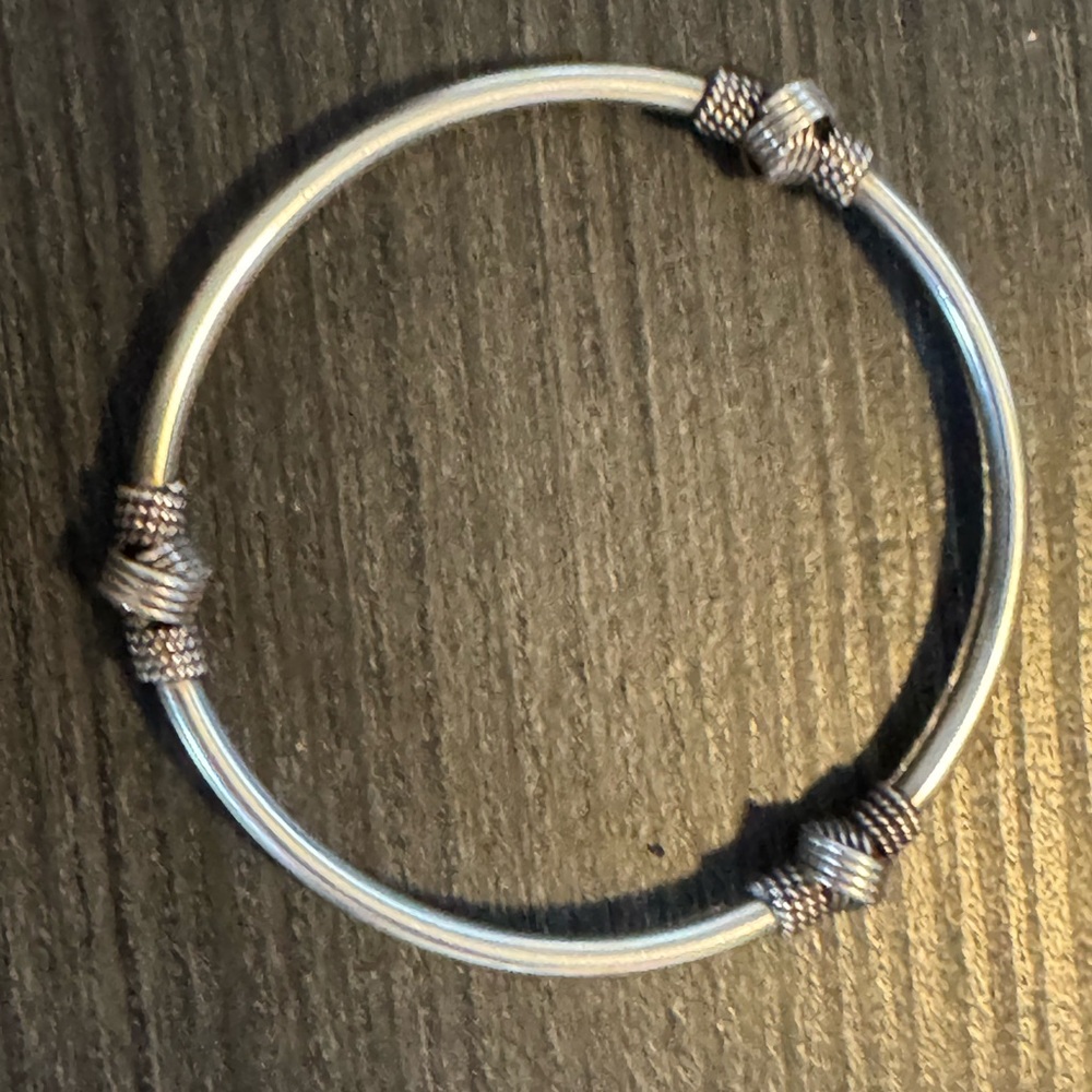 Sterling silver bangle